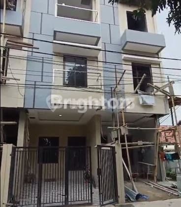 For Sale 3-Story House in Duri Kepa, Ready to Occupy, West Jakarta