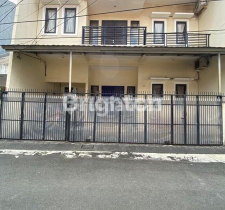 For Sale Rumah 2.5 Lantai di Tanjung Duren Row Jalan 2 Mobil