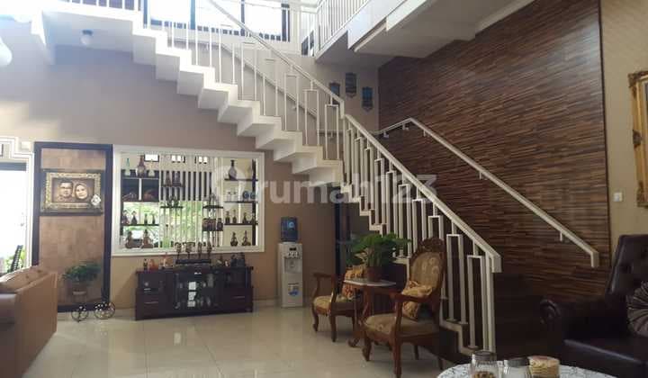 Rumah Mewah Sayap Riau Cocok Untuk Tempat Tinggal Ruang Usaha di Bandung