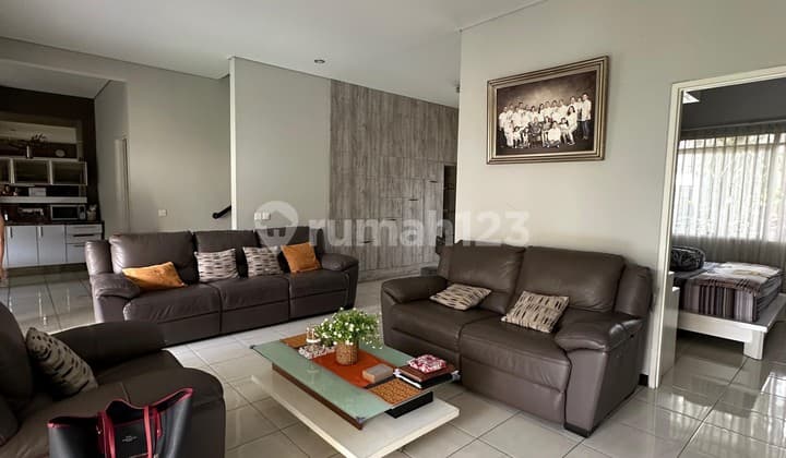 Well-Maintained Serene House in Kota Baru Parahyangan