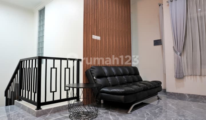 Bisa Nego! Rumah Sewa View Danau di Kota Baru Parahyangan