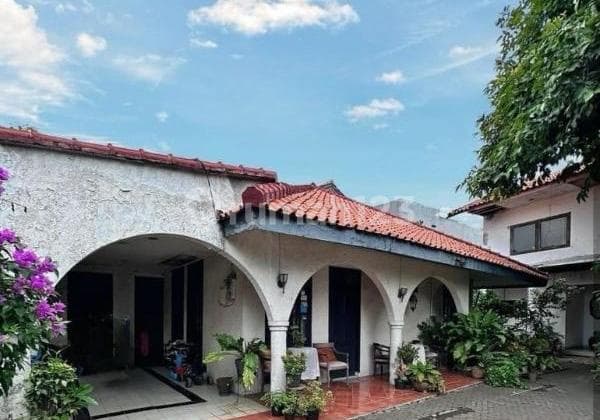 FOR SALE OLD HOUSE IN SALEMBA RAYA Central Jakarta