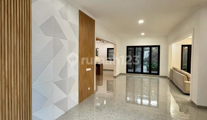 Rumah American Classic KT 3+1 di BSD Timur Dekat ke Tol Jakarta