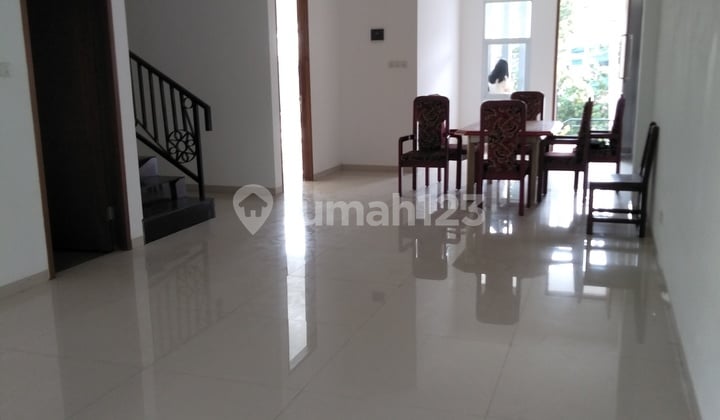 Rumah Bagus Terawat di Setiabudi Bandung
