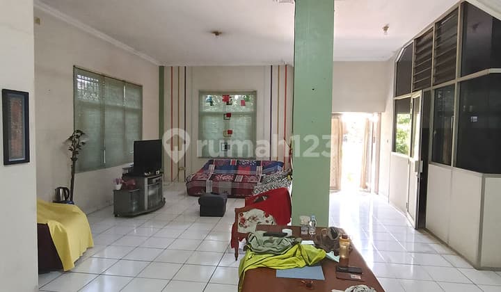 Singgasana Rumah Lama Luas Blong Hoek Dijual