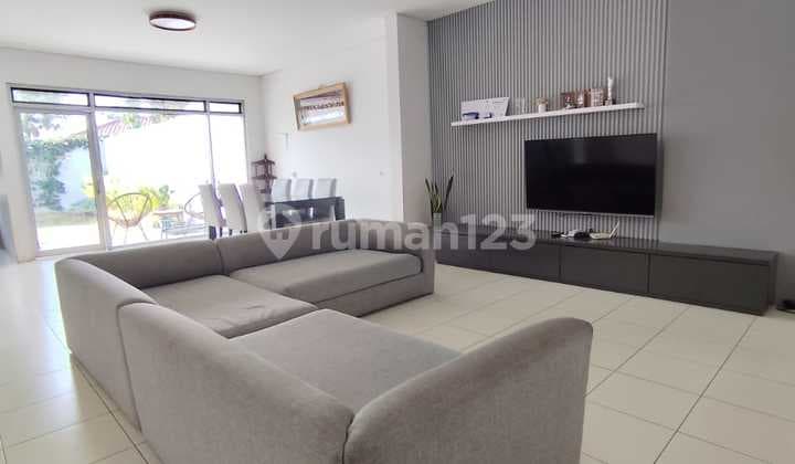 Setiabudi Regency Rumah terawat dijual cepat