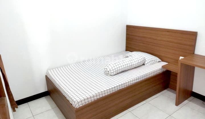 Regulation: Cheap-Shophouse and Boarding House, Strategic, Bustling Location for Sale