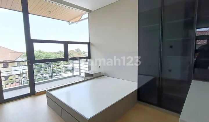 Rumah Dijual di Setiabudi Siap Huni