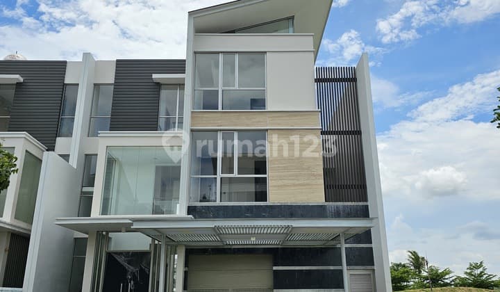 Can be financed with a mortgage! Chopin Golf Island House 12x37.5 (450M2) Golf View