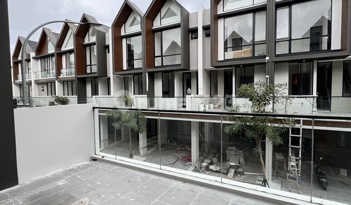 Free PPN! Bisa KPR! Rumah 4.5X10 3 Lantai Osaka Residence PIK2