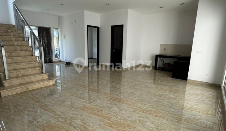 Bisa KPR! Rumah Golf Island 8x20 Brand New