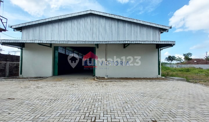 Gudang Jalan Bisa Akses Tronton Di Raya Genengan Pakisaji