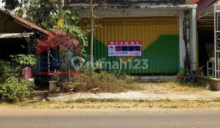 Shop House on the Side of Sukoanyar Main Road, Mojo Subdistrict, Kediri