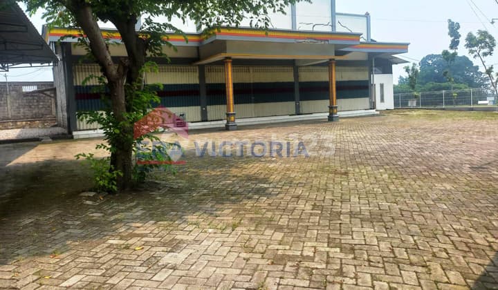 Dijual Ruang Usaha Dekat Stasiun, Madrasah Pinggir Jalan Kota Malang