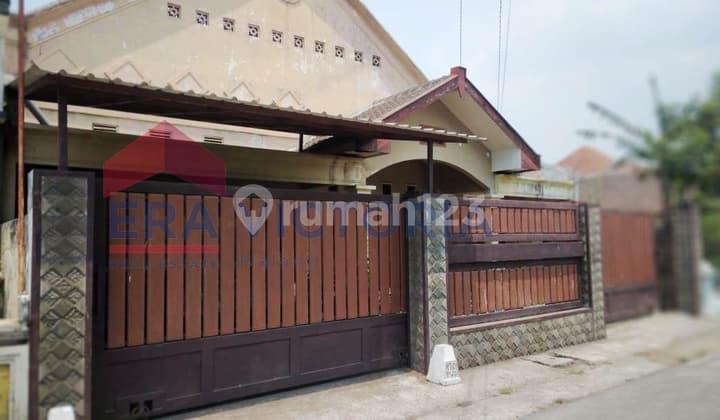 Rumah & Ex Usaha Konveksi Kawasan Padat Penduduk Lokasi Strategis