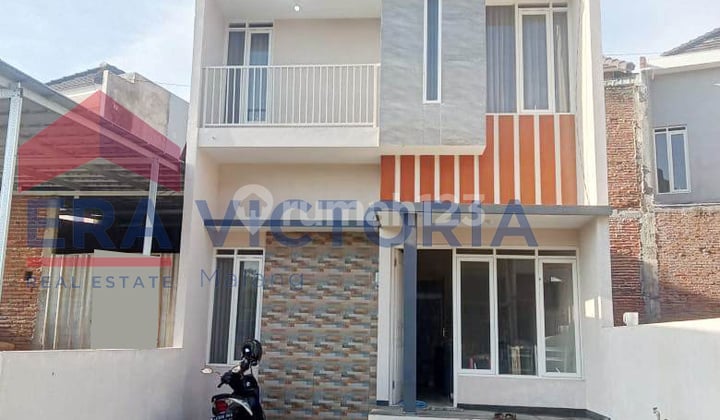 Rumah 2 Lantai Dalam Strategis Wisata Batu Dekat Jatim Park 3