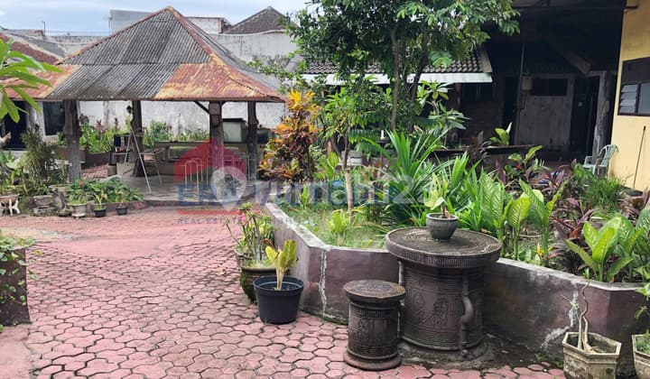 Large House on Sukun Main Road Suitable for Guest House