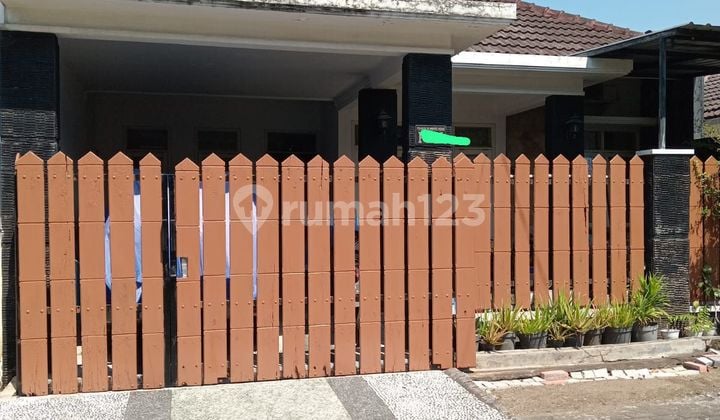 Two-Story House in Araya Malang, Good