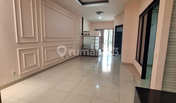 Rumah Nyaman Semi Furnished Singgasana Pradana