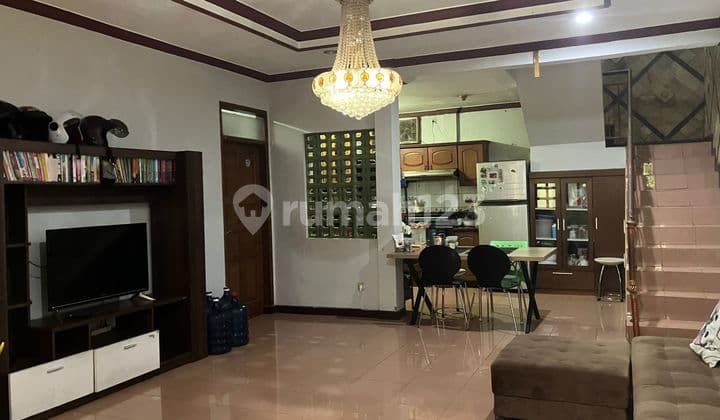 Dijual Cepat Rumah Strategis di Komplek Kiara Sari Asri