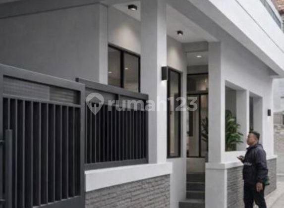Murah Rumah Strategis Tengah Kota di Suryani Dalam