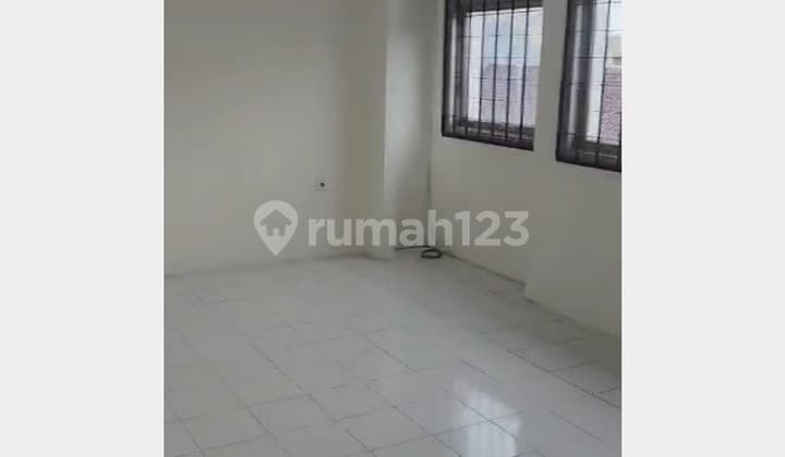 Main Road Dulatip Strategic Ruko in the City Center