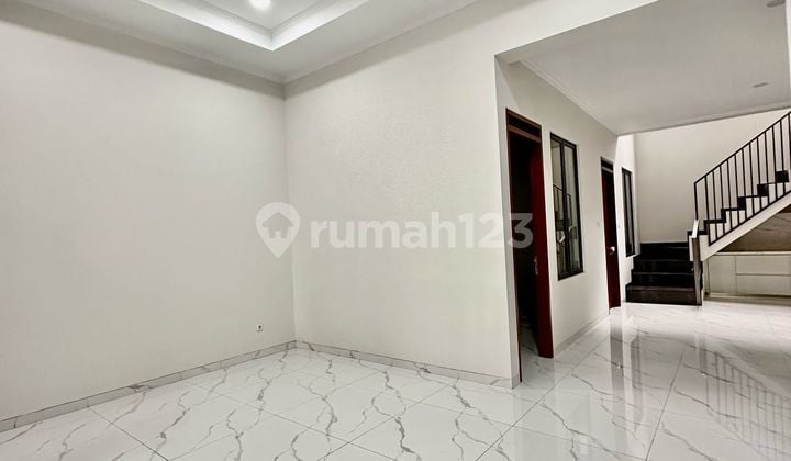 For Sale / For Rent Modern House Singgasana Pradana