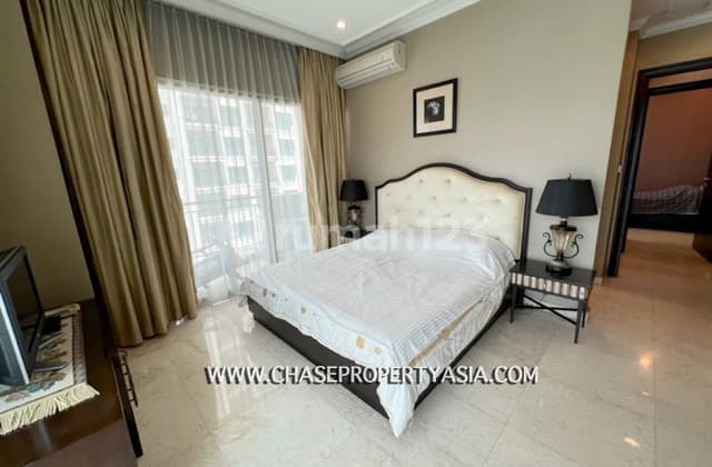 Disewakan Senayan Residence, 3 Kamar Tidur, View Golf, Nice Furniture