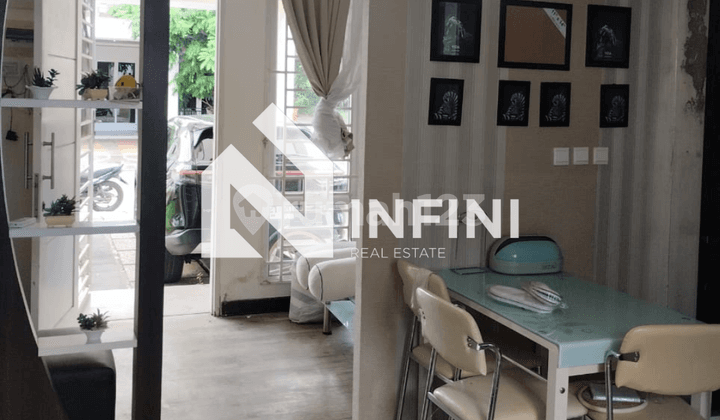 Modern Minimalist House with Lush Views, Ready to Occupy in Batam Centre