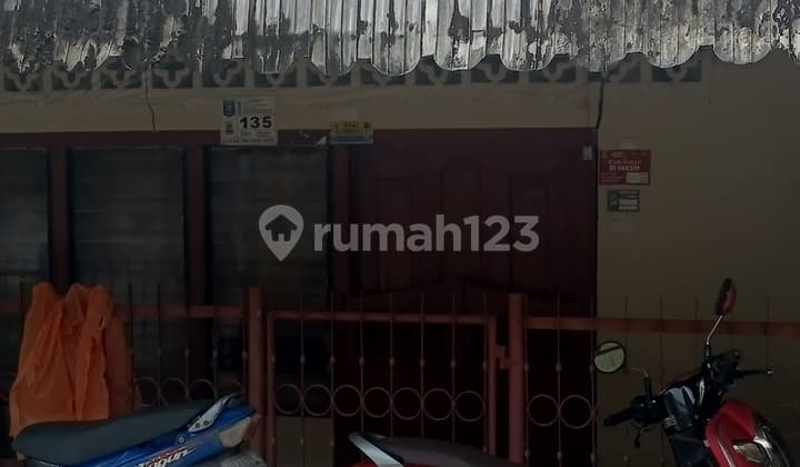 For Sale Land Plus Old House. Close to Market, City Center and City Park.