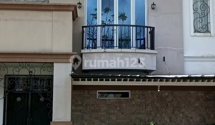 Di jual rumah. 2 lantai perumahan citraland. Istimewa. HGB