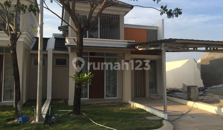 Rumah minimalis modern di area perumahan elit citraland di Jalan alexander. Perumahan citraland Sudah Renovasi