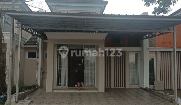 Rumah huni. Perumahan citraland. Sudah renov. Konsep bagus. Halaman luas.