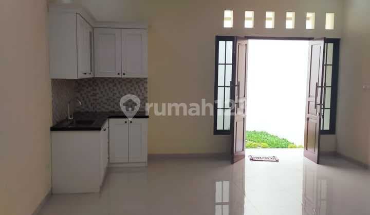 A68 For Sale New Good American Classic House in Kemanggisan