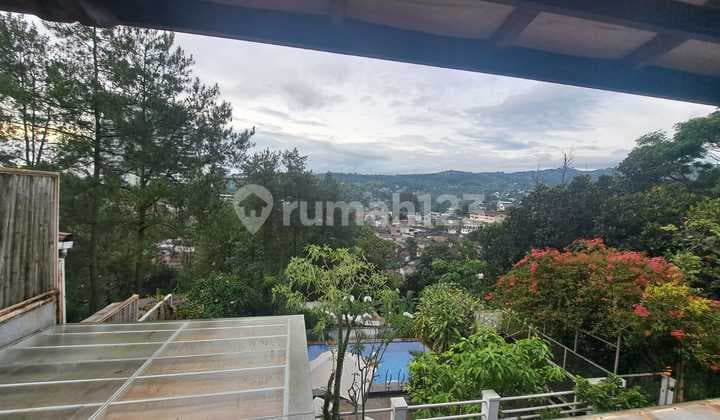 A136 Jual Bu Rumah Villa Bagus Banget di Dago Bandung Seberang Swissbell