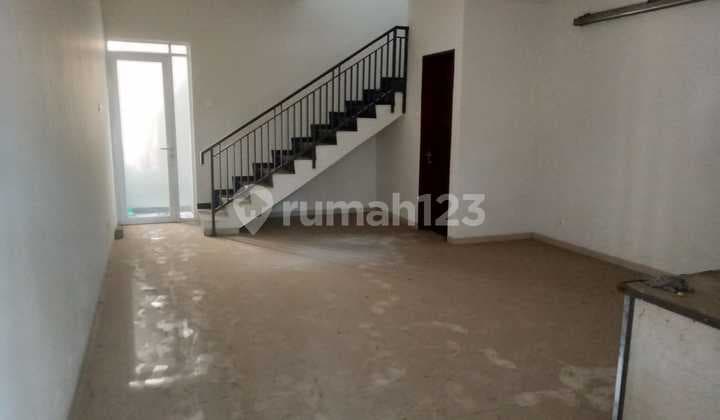 Strategic 2-Story Shop House in Sayap Setra Duta, Bandung