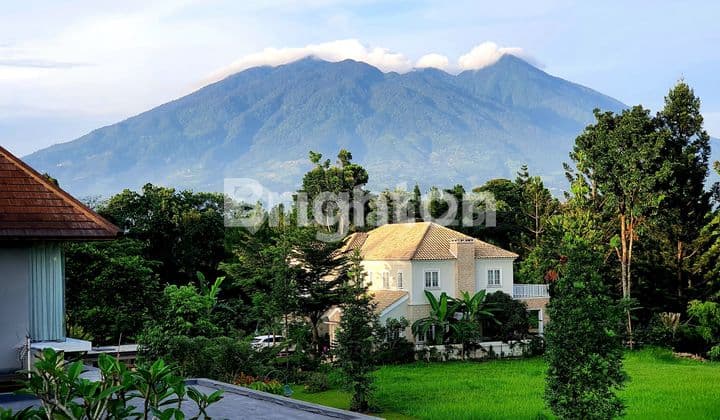 MULTI-LEVEL ELITE HOUSE AT VERY AFFORDABLE PRICE FULLY FURNISHED IN AN ELITE RESIDENCE AT THE FOOT OF MOUNT GEDE, BOGOR