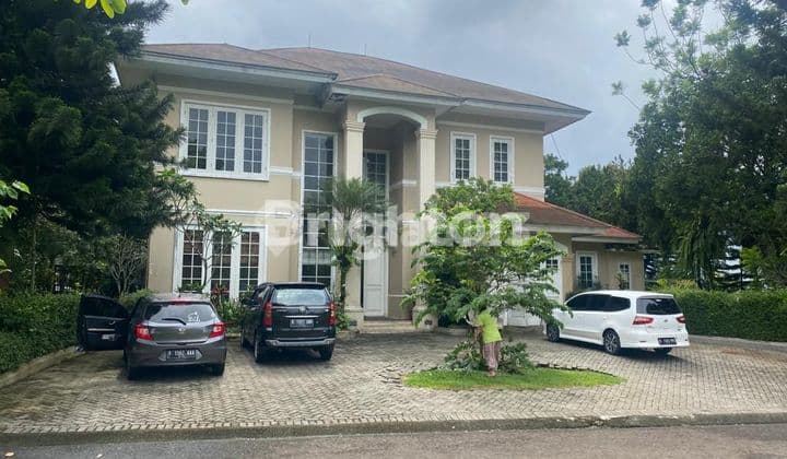 RUMAH ELIT BERTINGKAT DI PERUMAHAN ELIT RANCAMAYA