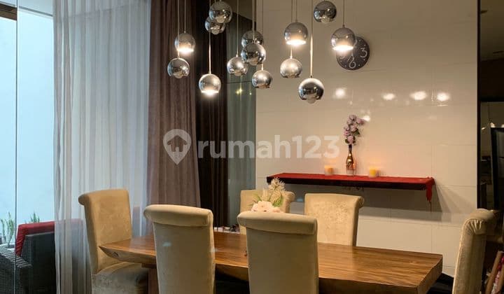 Pik1 House for Sale, Size 8x24, 2.5 Floors, 3+1 Bedrooms, 4 Bathrooms, Price IDR 10 Billion, Neat Unit.