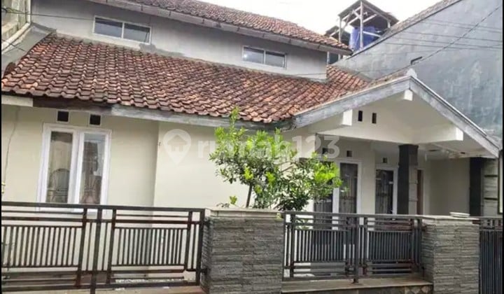 Rumah 2 Lantai Terawat di Logam Buahbatu