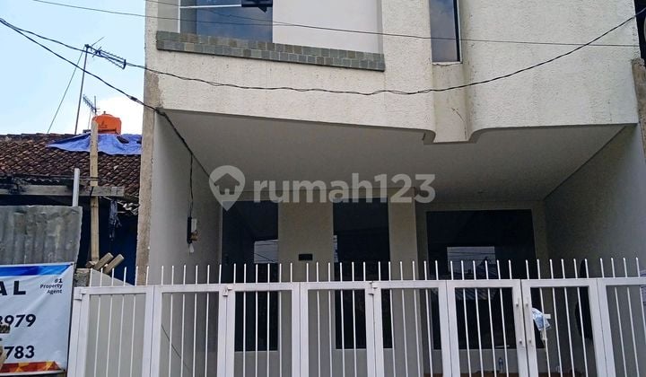 Rumah 2 Lantai Baru Di Buahbatu Kota
