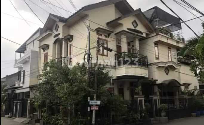 Rumah 2 1/2 Lantai Di Komplek Kiara Asri Buahbatu