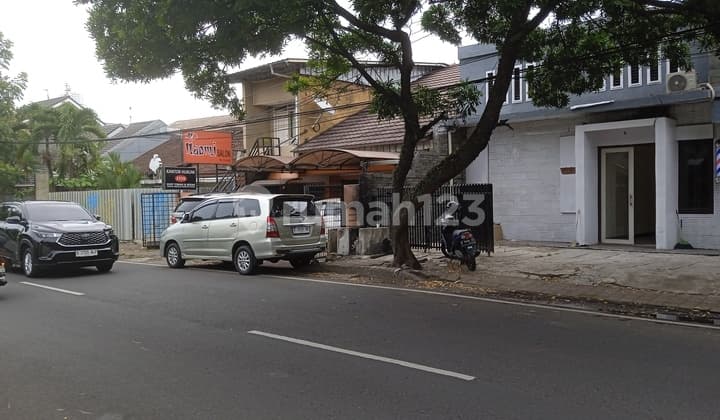 Rumah Toko 2 Lantai Posisi Di Jalan Utama