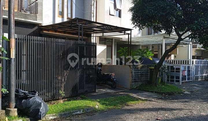 Rumah 2 Lantai di Buahbatu Regency