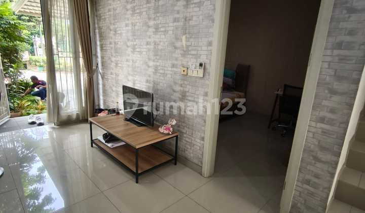 Disewakan Rumah 2 Lantai Full Furnished Green Lake City