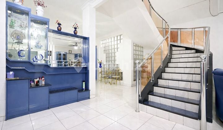 Dijual Rumah Bagus 2 Lantai di Puri Indah, Jakarta Barat