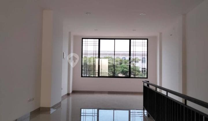 DISEWAKAN RUKO KOREAN TOWN HADAP BOULEVARD DI GREEN LAKE CITY