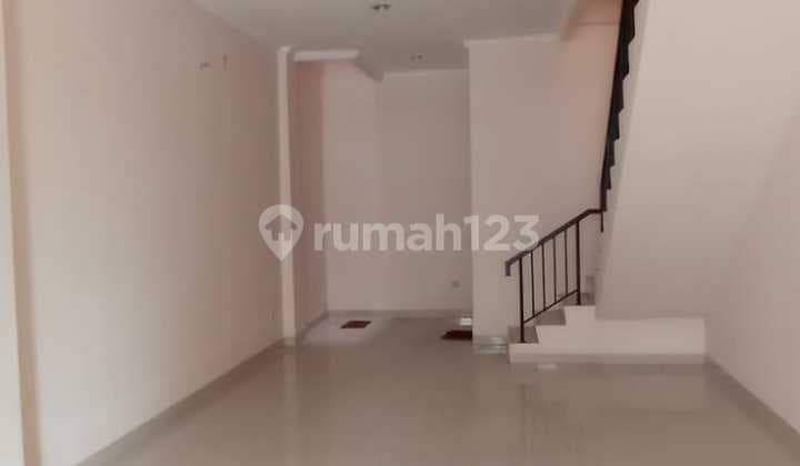 Disewakan / Dijual Ruko 3 1/2 Lantai di Green Lake City