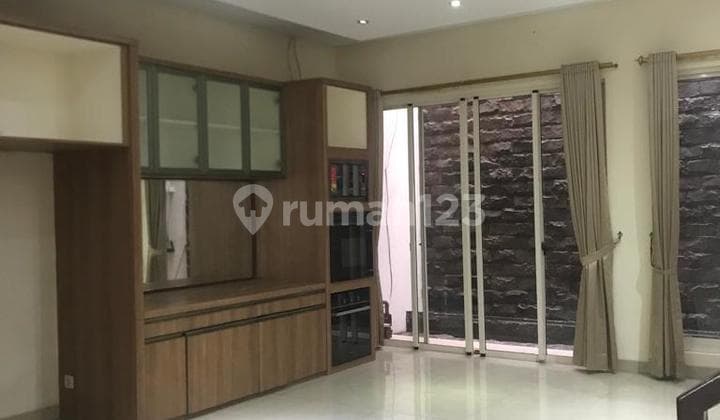 Rumah Pik Garden House Kondisi Rapi Perabot