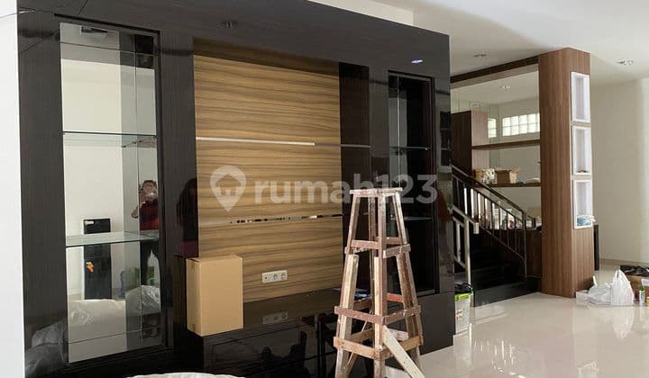 House for Sale in Manyar Permai